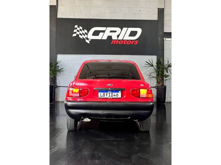 FORD - ESCORT - 1998/1998 - Vermelha - R$ 12.900,00