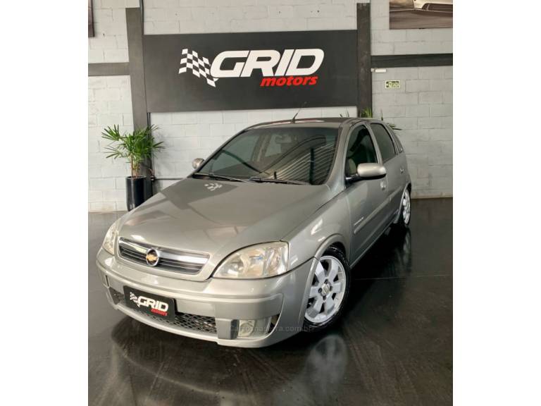 CHEVROLET - CORSA - 2008/2008 - Cinza - R$ 31.900,00