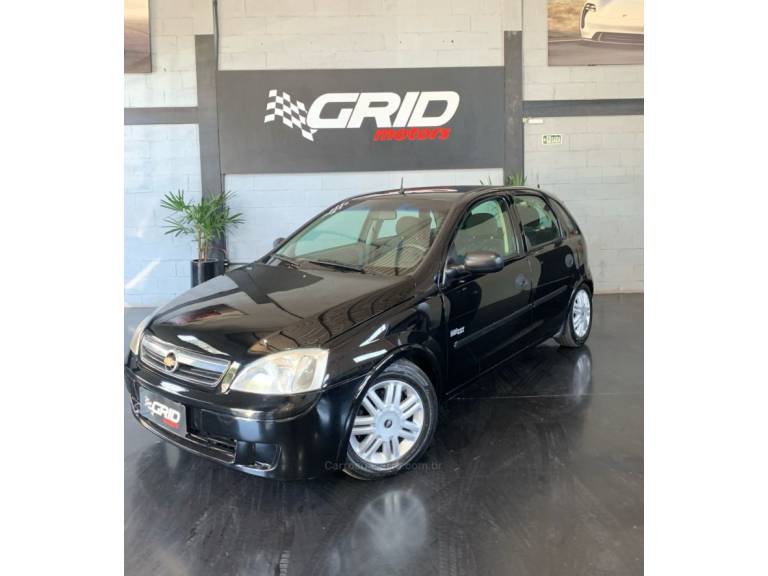 CHEVROLET - CORSA - 2004/2004 - Preta - R$ 25.900,00