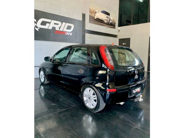 CHEVROLET - CORSA - 2004/2004 - Preta - R$ 25.900,00