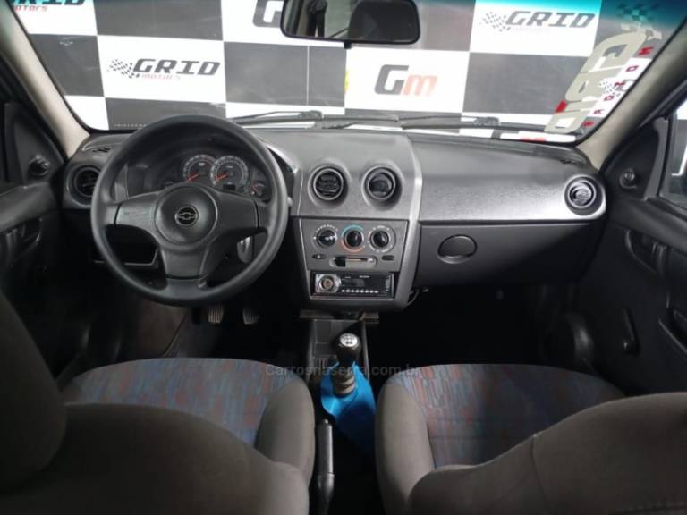 CHEVROLET - CELTA - 2010/2011 - Prata - R$ 27.900,00