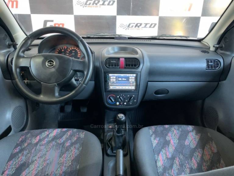 CHEVROLET - CORSA - 2004/2004 - Preta - R$ 25.900,00