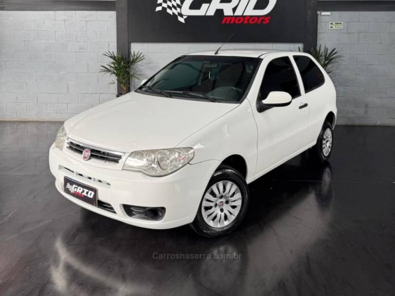 FIAT - PALIO - 2015/2015 - Branca - R$ 32.900,00