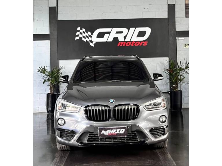 BMW - X1 - 2017/2017 - Cinza - R$ 128.900,00