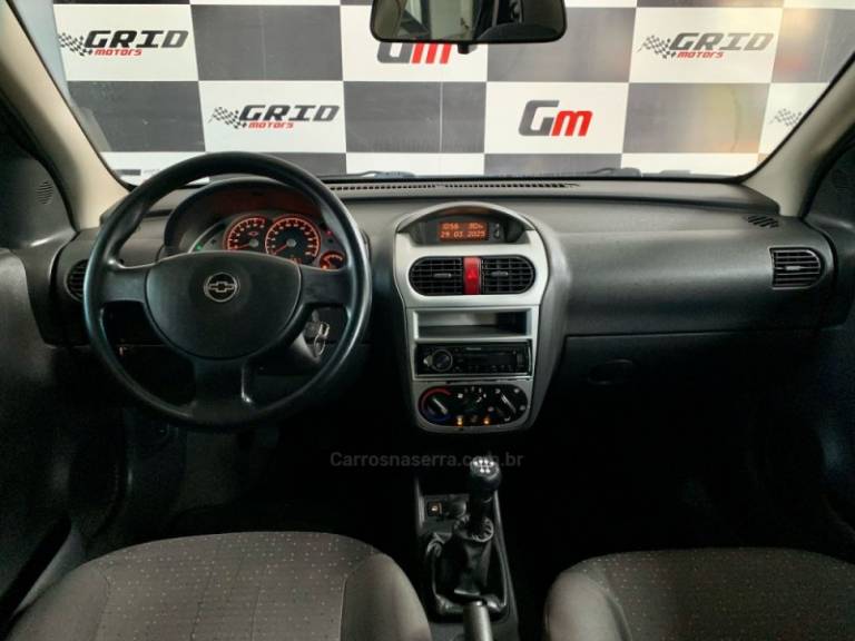 CHEVROLET - CORSA - 2008/2008 - Cinza - R$ 31.900,00