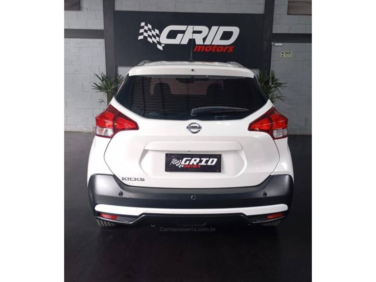 NISSAN - KICKS - 2017/2017 - Branca - R$ 81.900,00